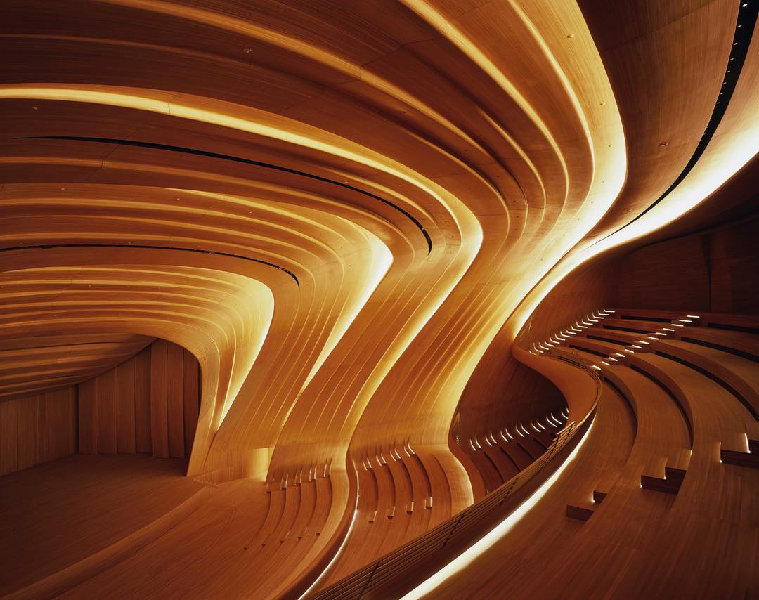 "Zaha Hadid Arquitects. Diseño como segunda naturaleza" ...